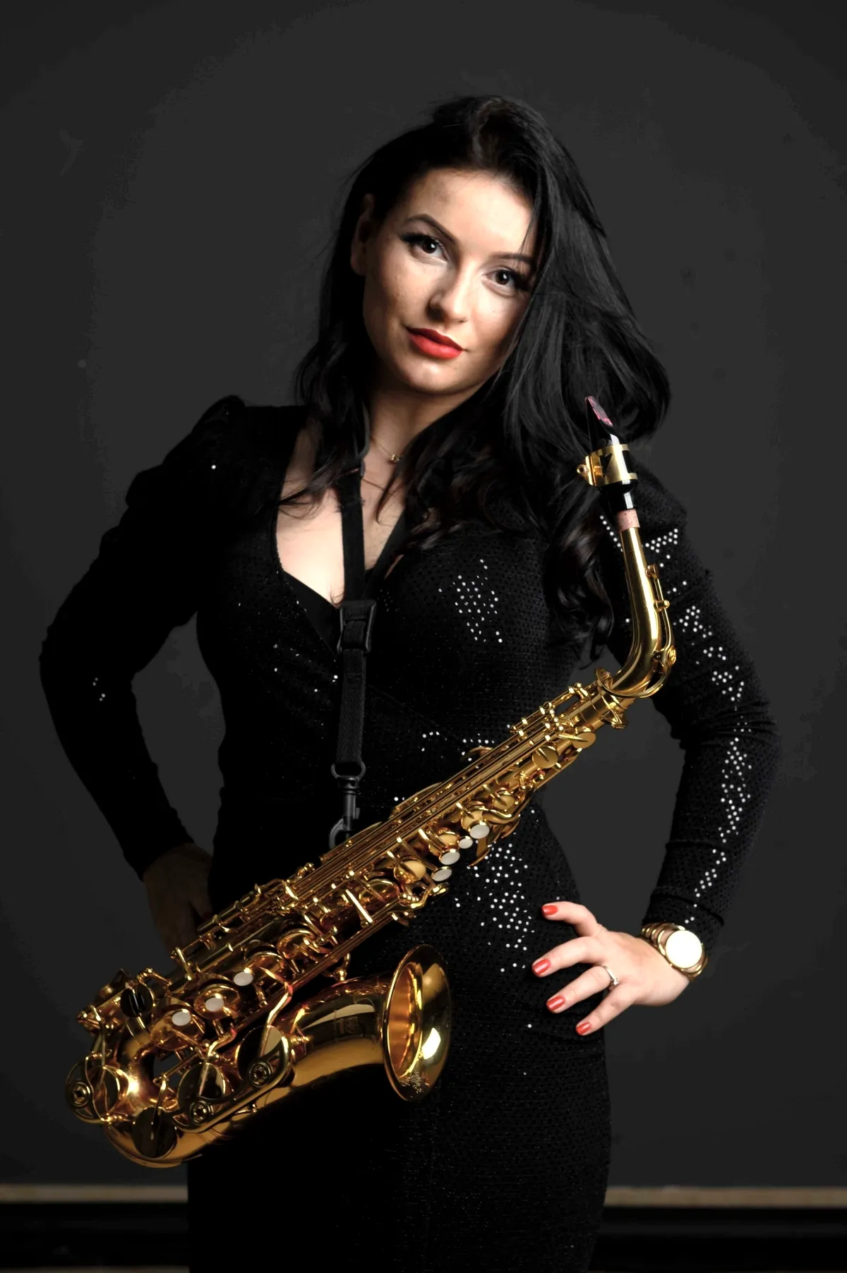 Снимка на жена със саксофон KristinSAX