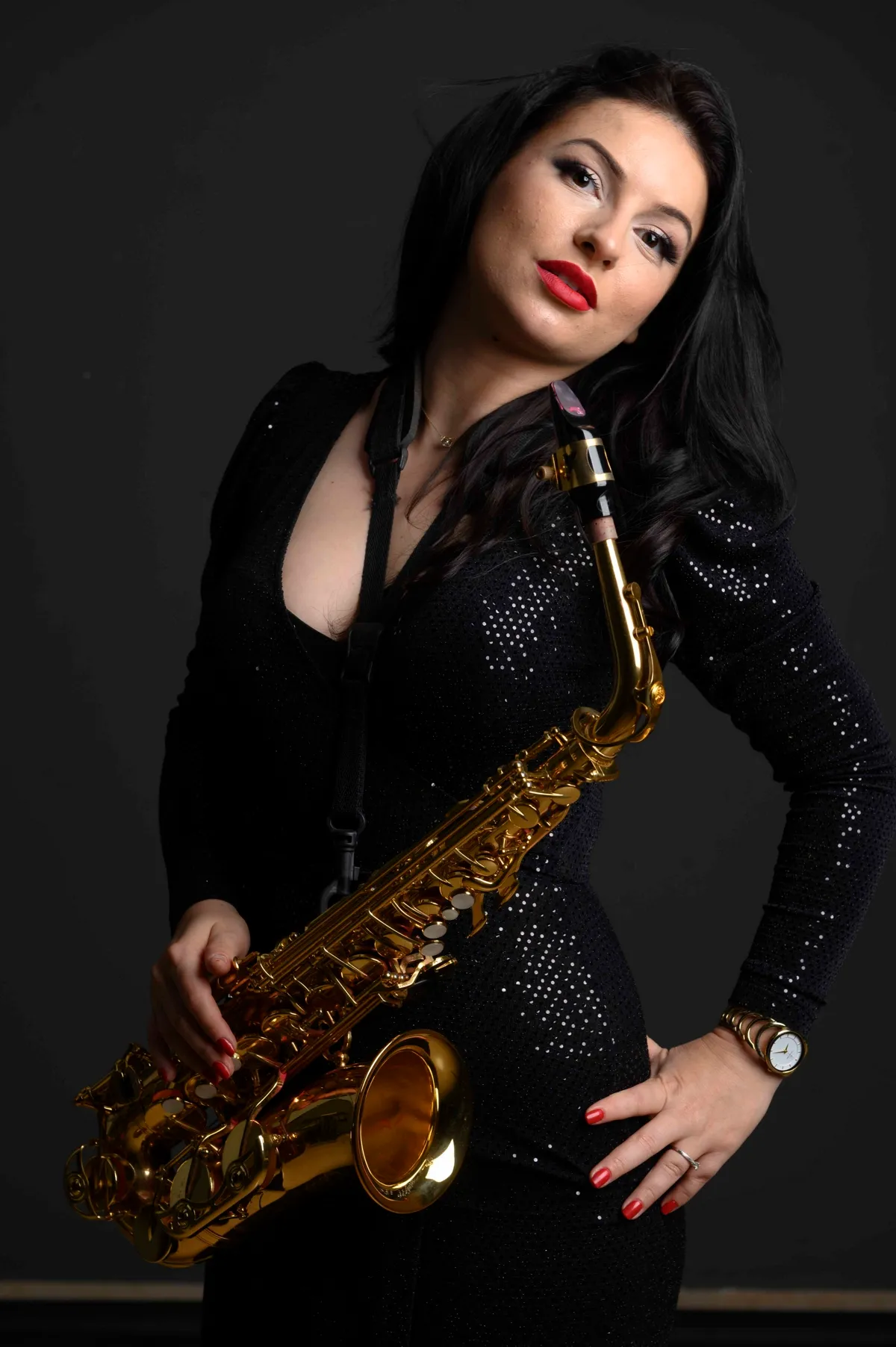 Снимка на жена със саксофон KristinSAX
